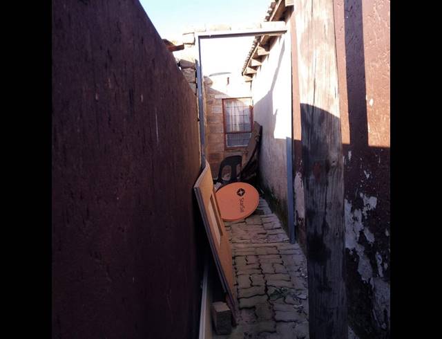 6 BEDROOM HOUSE FOR SALE IN PHOMOLONG